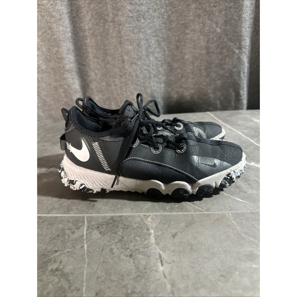 Nike Future Field Unisex Training Sneakers Size 5Y Shoes Black White B20